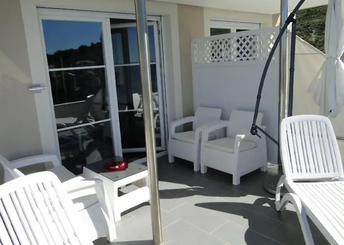 Appartement Perla 3 Mit Blick Auf Wasser By Interhome Mitlo