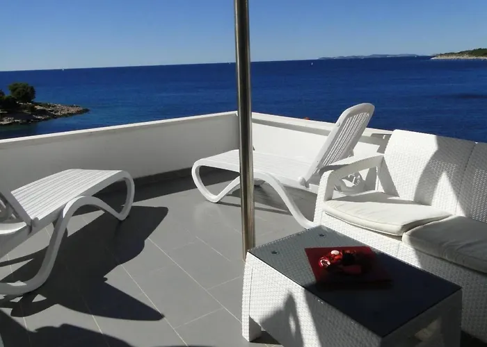 Perla 3 Mit Blick Auf Wasser By Interhome *